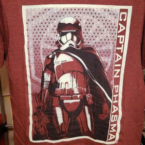 Star Wars Captain Phasma Short Sleeve Maroon Tee - Size Medium